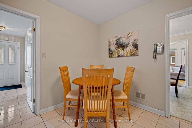 131 Florence Ave, House other with 5 bedrooms, 3 bathrooms and 2 parking in North York ON | Image 12