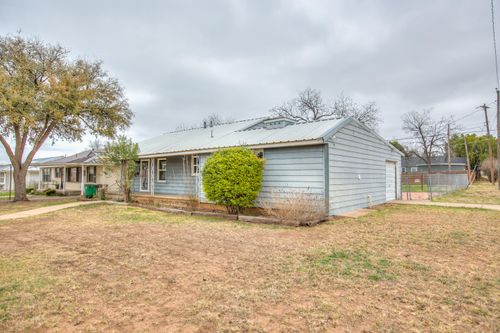 2219 W Twohig Ave, San Angelo, TX, 76901-3724 | Card Image