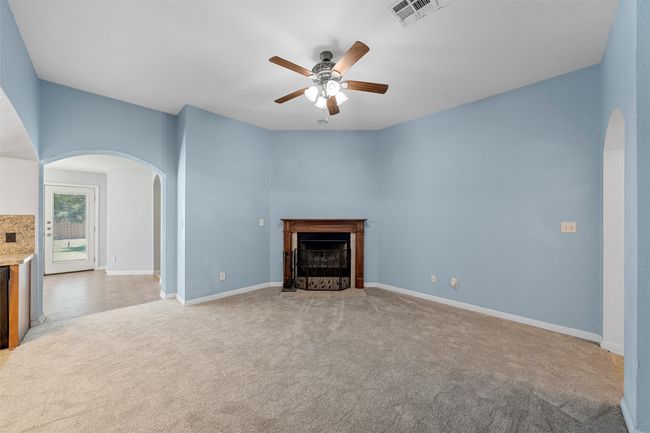 708 Sapphire Blvd, House other with 4 bedrooms, 2 bathrooms and null parking in Hewitt TX | Image 8