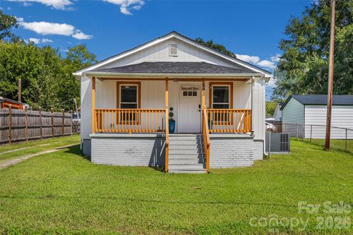 802 Grace Ave, Kannapolis, NC, 28083-3008 | Card Image