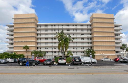 apt-202-410 Golden Isles Dr, Hallandale Beach, FL, 33009-7529 | Card Image