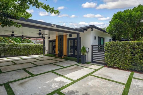 2484 Sw 25th St, Miami, FL, 33133-2241 | Card Image
