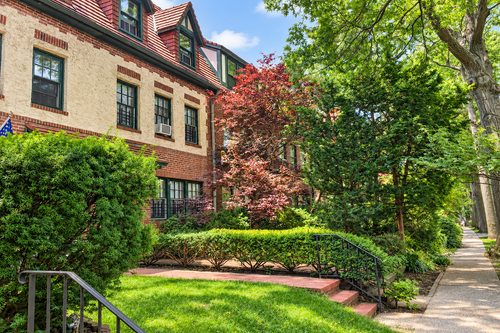 3fl-273 Burns St, Forest Hills, NY, 11375-6129 | Card Image