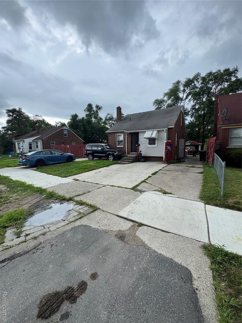 13469 Dwyer St, Detroit, MI, 48212-1358 | Card Image