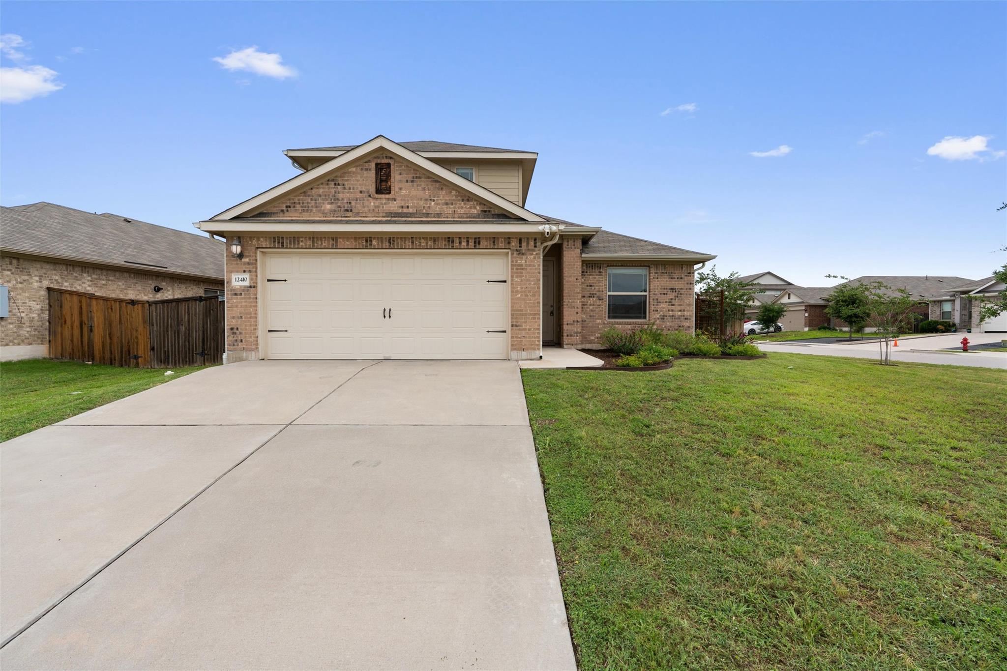 Residential in Manor 5