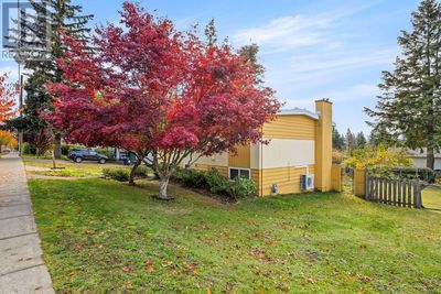 1689 Robb Ave, House other with 4 bedrooms, 3 bathrooms and 2 parking in Comox BC | Image 2