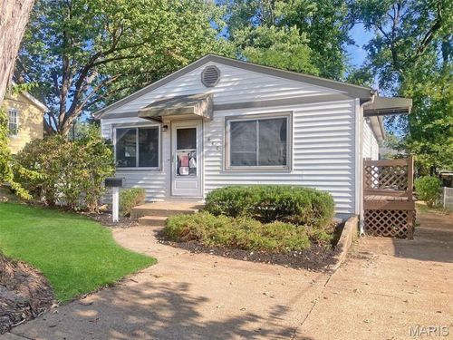 640 Clover Ln, Saint Louis, MO, 63126-1243 | Card Image