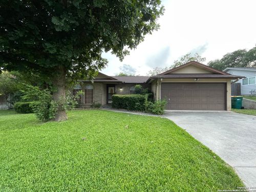 12605 Moss Hollow St, Live Oak, TX, 78233-2726 | Card Image