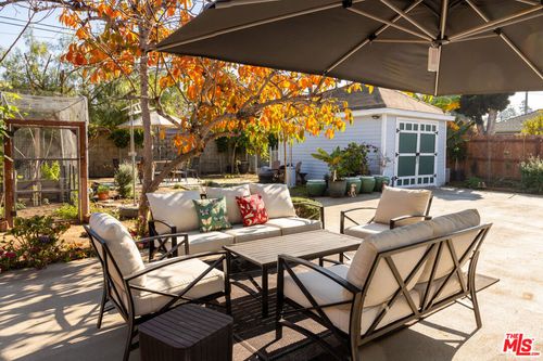 1026 Westchester Pl, Los Angeles, CA, 90019-2005 | Card Image