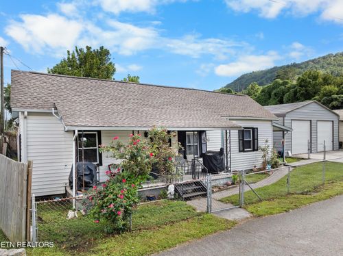 417 E 3rd St, Rocky Top, TN, 37769 | Card Image