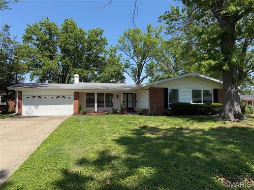3095 Harness Dr, Florissant, MO, 63033-3711 | Card Image