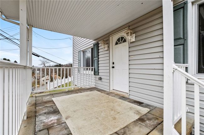 1028 Moon Run Rd, House other with 3 bedrooms, 3 bathrooms and 4 parking in Mc Kees Rocks PA | Image 5