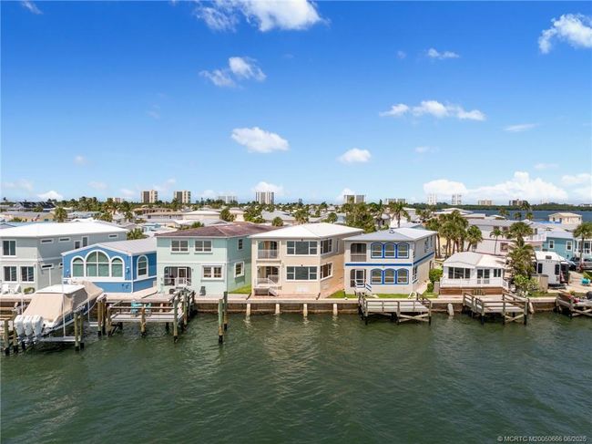 1109 Nettles Blvd, House other with 2 bedrooms, 2 bathrooms and 1 parking in Jensen Beach FL | Image 6