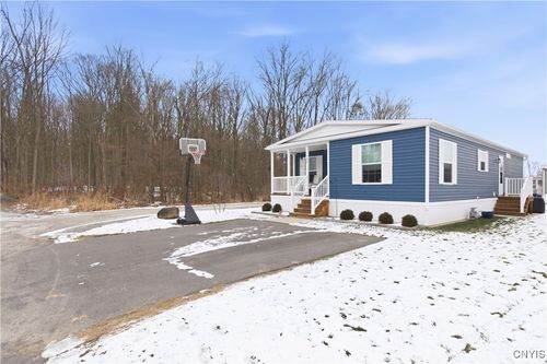 132 Oakleaf Drive, Brutus, NY, 13166 | Card Image