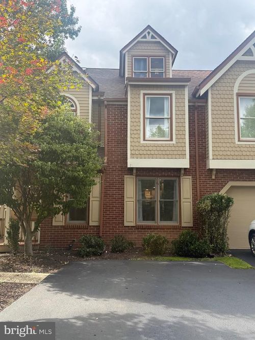 27 Main St, Chesterbrook, PA, 19087-5837 | Card Image