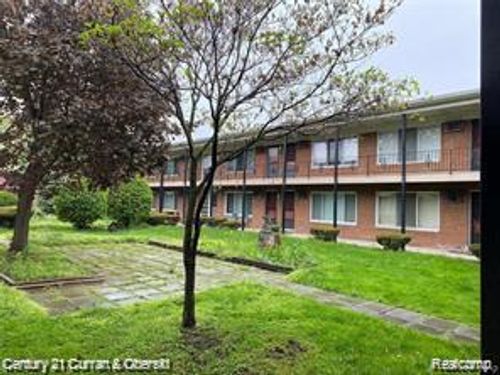 25301 5 Mile Rd, Redford, MI, 48239-3727 | Card Image