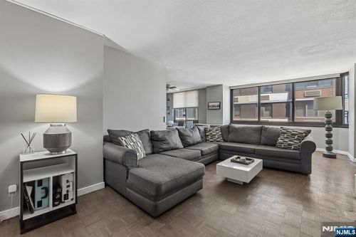 316 Prospect Ave, Hackensack, NJ, 07601-2625 | Card Image