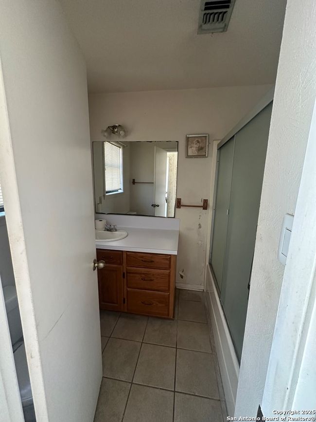 207 W Vance, House other with 4 bedrooms, 2 bathrooms and null parking in Refugio TX | Image 10