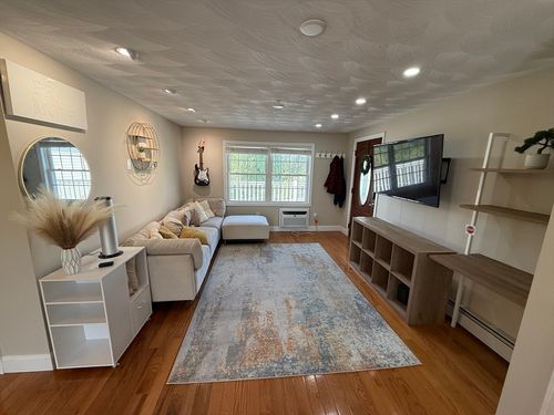 unit-2d-146 Main St, Clinton, MA, 01510-4340 | Card Image