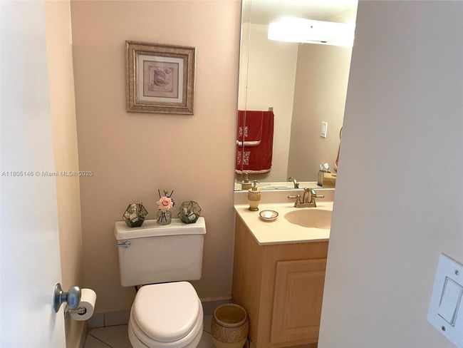 APT-1409 - 2625 Collins Ave, Condo with 1 bedrooms, 2 bathrooms and null parking in Miami Beach FL | Image 17