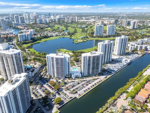 404-3701 N Country Club Dr, Aventura, FL, 33180-1717 | Card Image