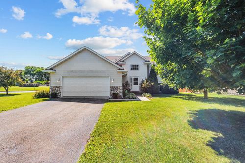 303 Bavaria Ln, Waverly, MN, 55390-5419 | Card Image