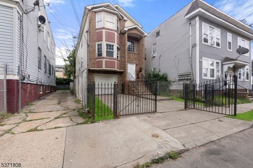 56 Willoughby St, Newark, NJ, 07112-1538 | Card Image