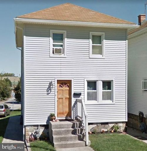 945 Edgar St, YORK, PA, 17403-2800 | Card Image