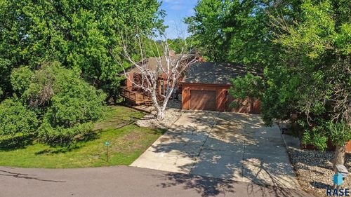48016 Oak Trail Pl, Sioux Falls, SD, 57108-8213 | Card Image