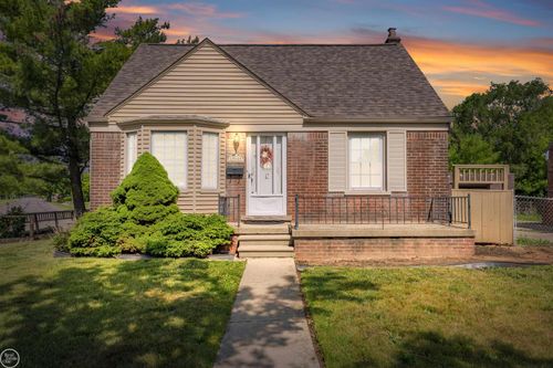 19505 Kelly Rd, Harper Woods, MI, 48225-1907 | Card Image