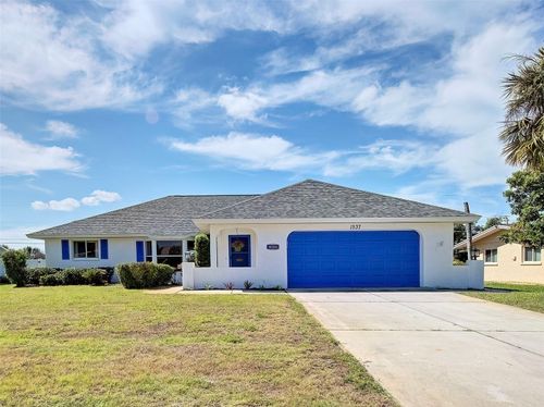 1537 Crest Drive, ENGLEWOOD, FL, 34223 | Card Image