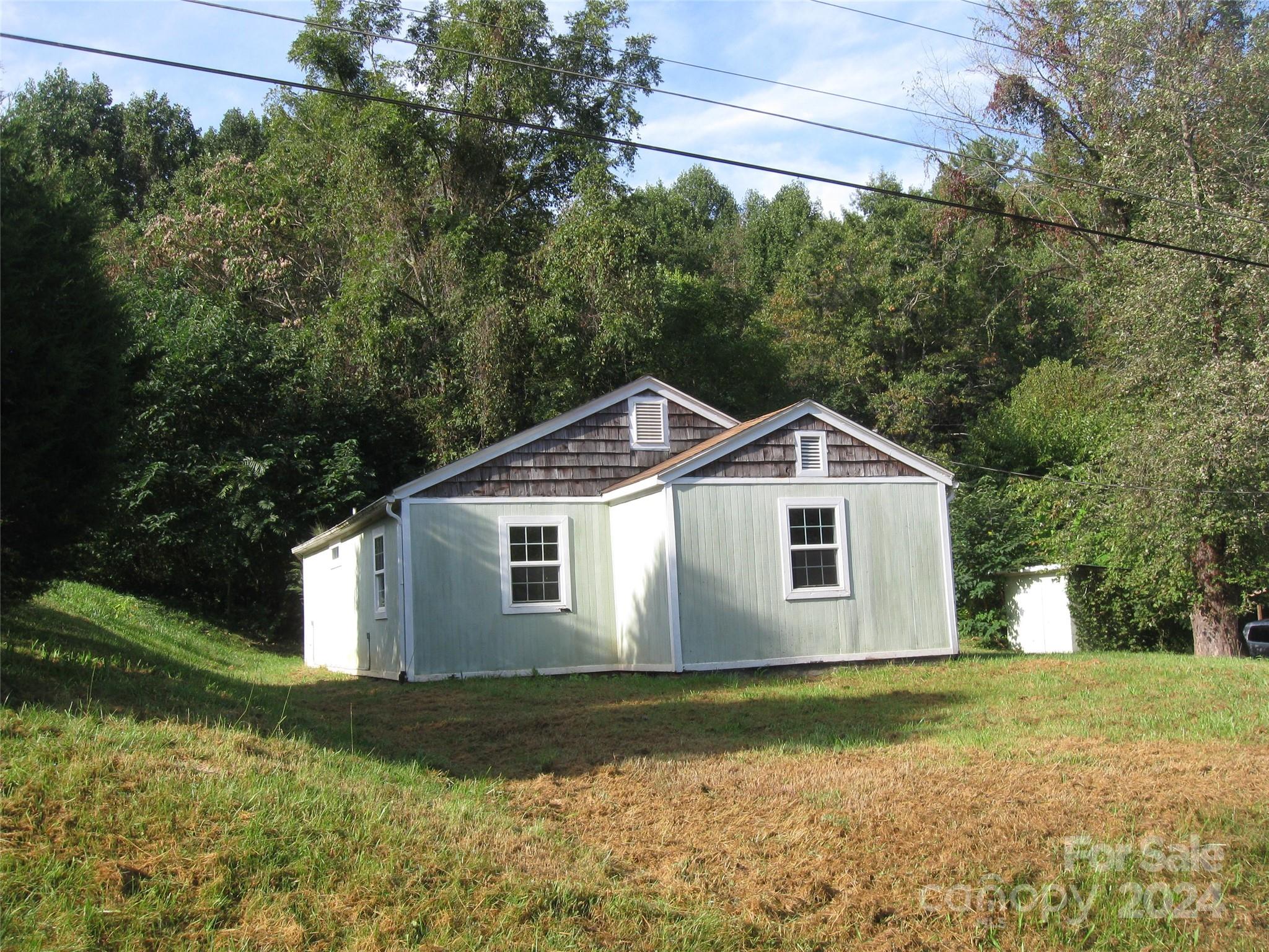 Cline Pl, Lenoir, NC 28645