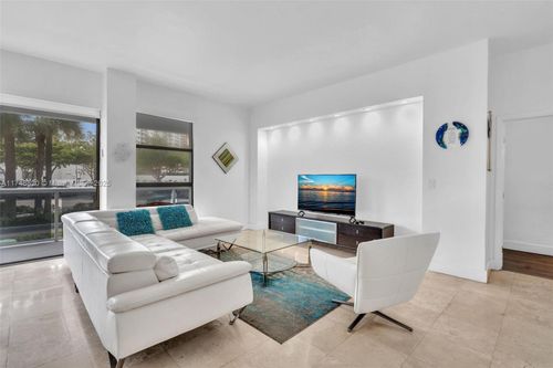 apt-137-20505 E Country Club Dr, Aventura, FL, 33180-3037 | Card Image