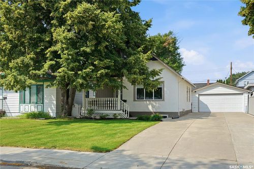 1607 Alexandra Ave, Saskatoon, SK, S7K3C4 | Card Image