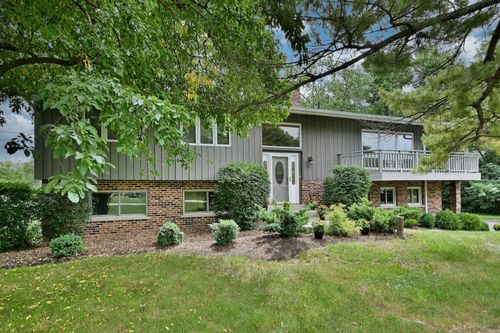 105 Haman Rd, Inverness, IL, 60067-4523 | Card Image