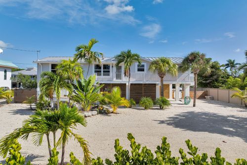 22915 Bluegill Ln, Cudjoe Key, FL, 33042-4706 | Card Image