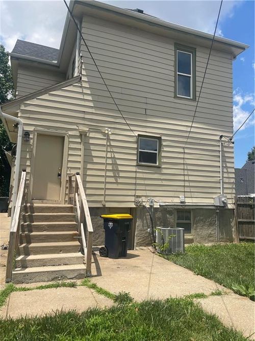105 Benton Blvd, Kansas City, MO, 64123-1651 | Card Image