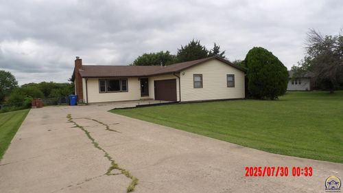 4539 Nw Netherland Dr, Topeka, KS, 66618-3426 | Card Image
