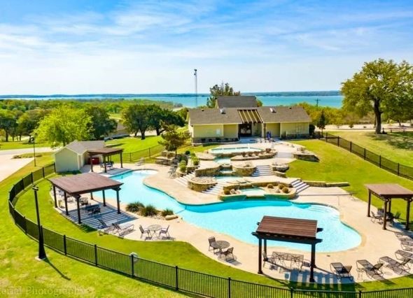 Land in Whitney
