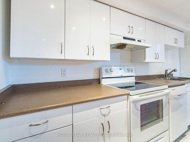 BASEMNT - 2 Lourakis St, House other with 2 bedrooms, 2 bathrooms and 2 parking in Richmond Hill ON | Image 12