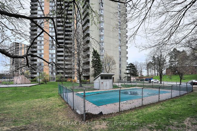 1901 - 10 Martha Eaton Way, Condo with 2 bedrooms, 2 bathrooms and 2 parking in North York ON | Image 24