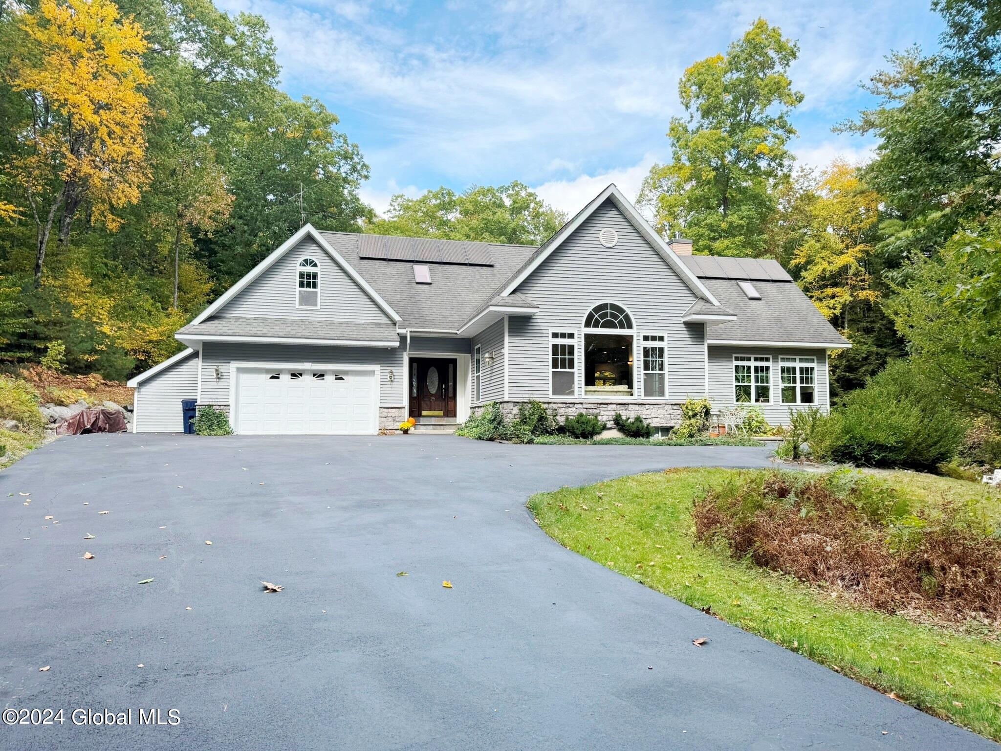 Victor Ln, Averill Park, NY 12018