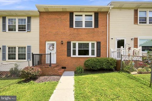 8 Biggs Dr, FRONT ROYAL, VA, 22630-4588 | Card Image