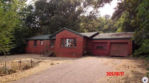 501 N Willis St, Daingerfield, TX, 75638-1539 | Card Image