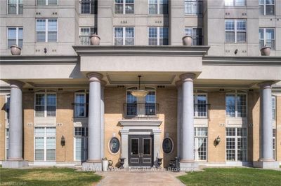 812 - 135 James St S, Condo with 2 bedrooms, 2 bathrooms and null parking in Hamilton ON | Image 2