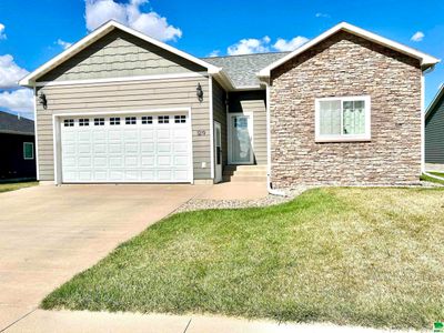 1219 Rockwell, House other with 5 bedrooms, 3 bathrooms and null parking in Vermillion SD | Image 1