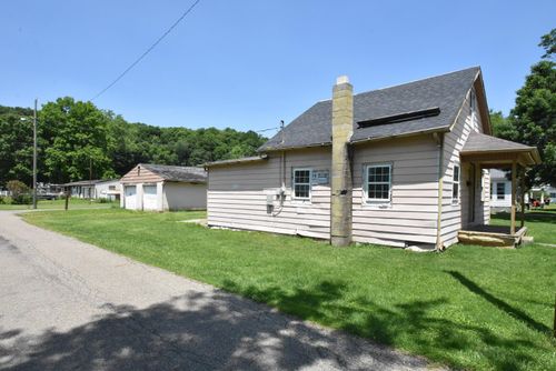 301 Oak St, Bremen, OH, 43107-1037 | Card Image