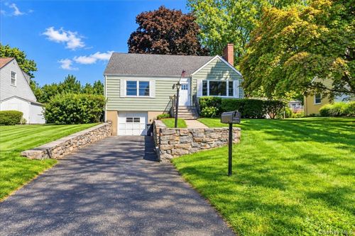 136 Sherman Ave, Hawthorne, NY, 10532-2530 | Card Image