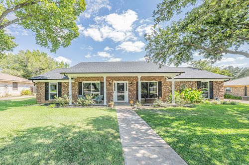 1416 Wade Dr, Bedford, TX, 76022-6612 | Card Image