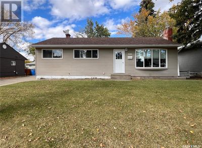 1510 Thorn Cres, House other with 4 bedrooms, 2 bathrooms and null parking in Estevan SK | Image 2